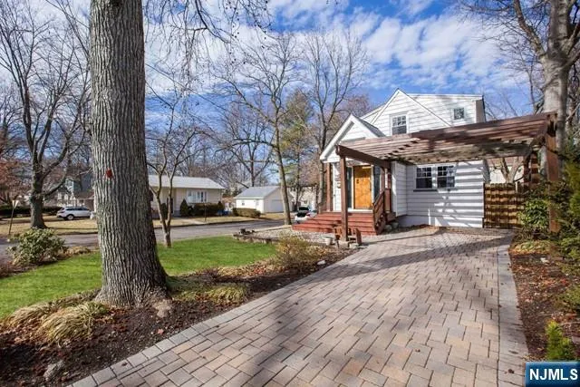 51 Day Avenue Tenafly, NJ 07670