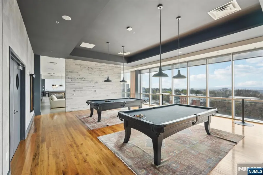 1 Executive 201 Fort Lee, NJ 07024