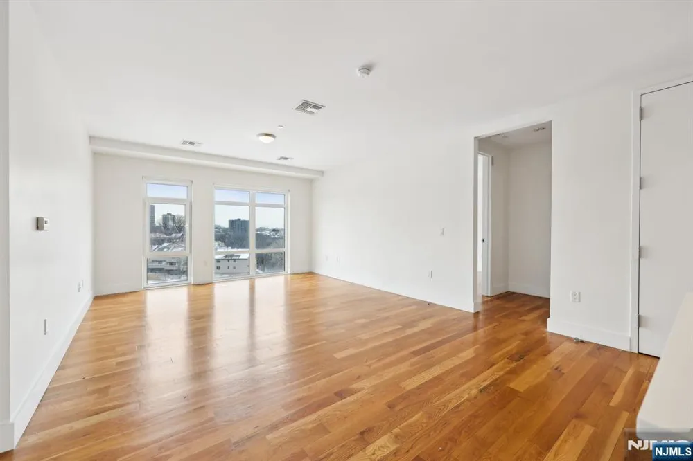 1 Executive 201 Fort Lee, NJ 07024
