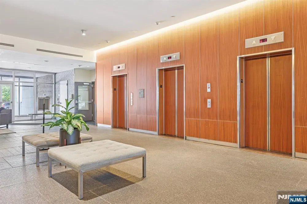 1 Executive 201 Fort Lee, NJ 07024