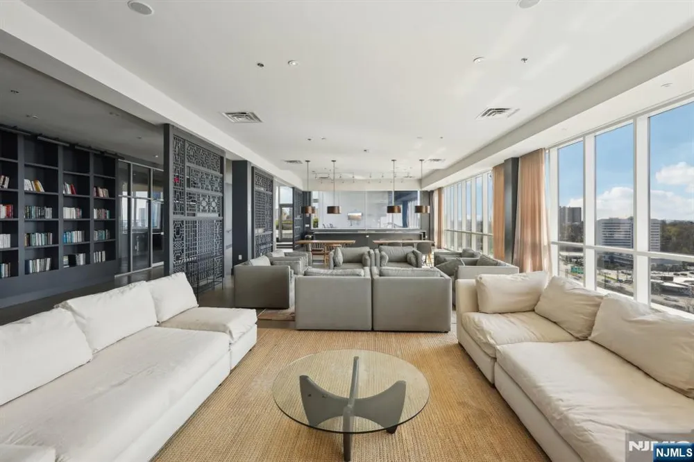 1 Executive Drive 214 Fort Lee, NJ 07024