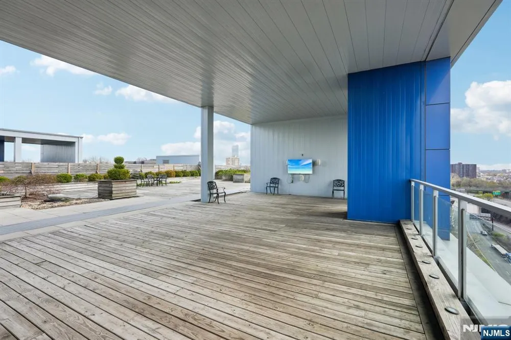 1 Executive Drive 214 Fort Lee, NJ 07024