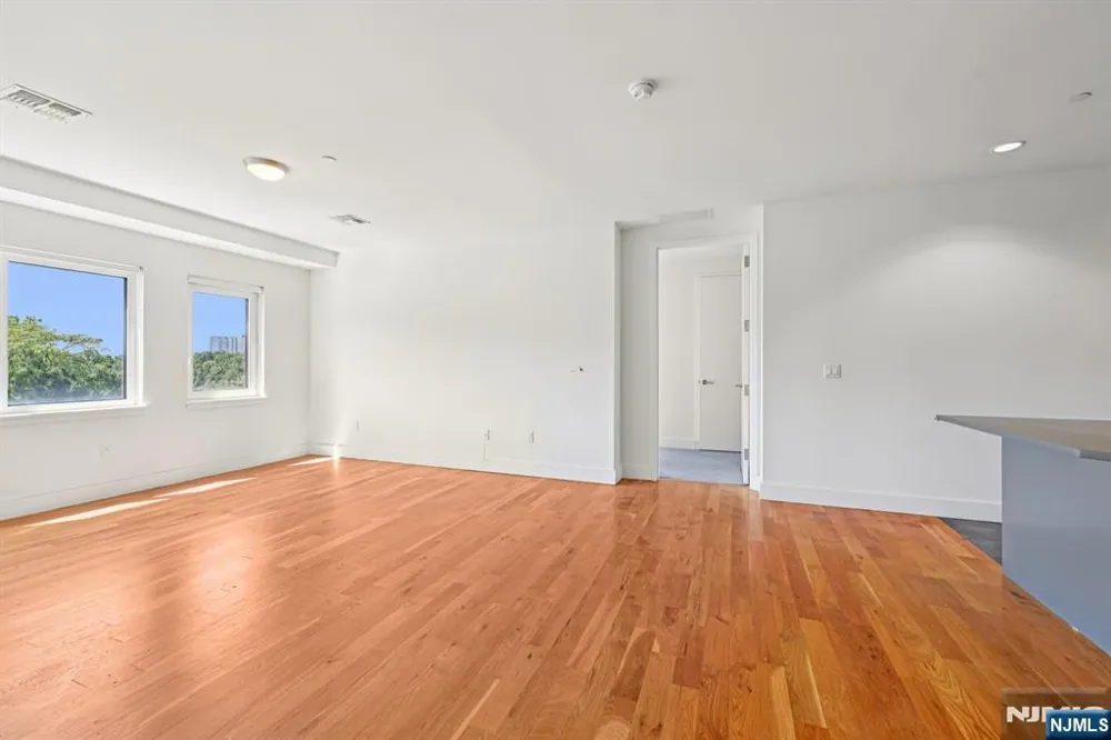 1 Executive Drive 214 Fort Lee, NJ 07024