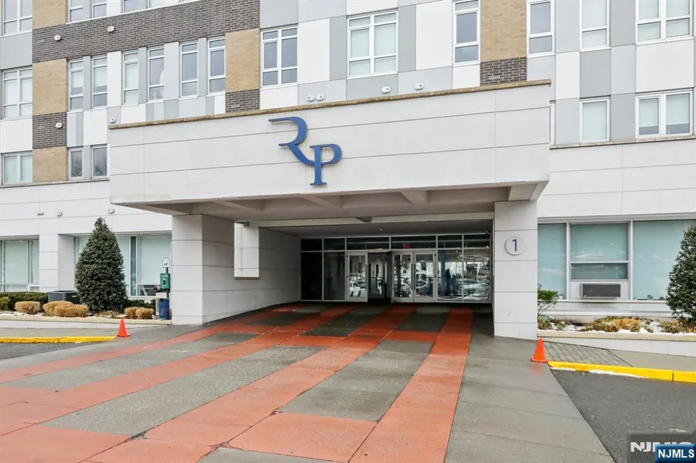 1 Executive Drive 214 Fort Lee, NJ 07024