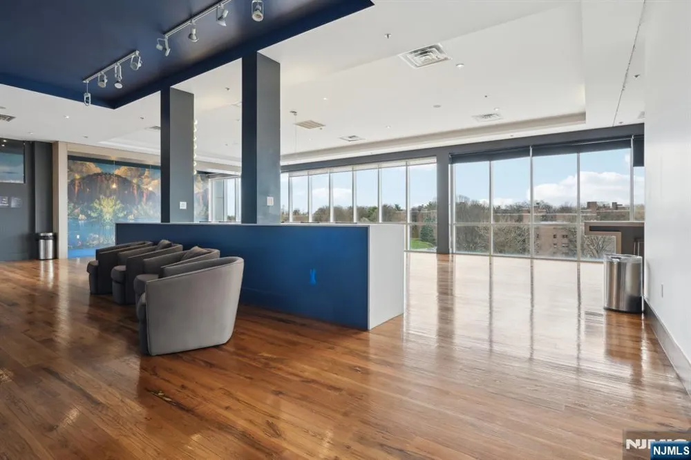 1 Executive Drive 214 Fort Lee, NJ 07024