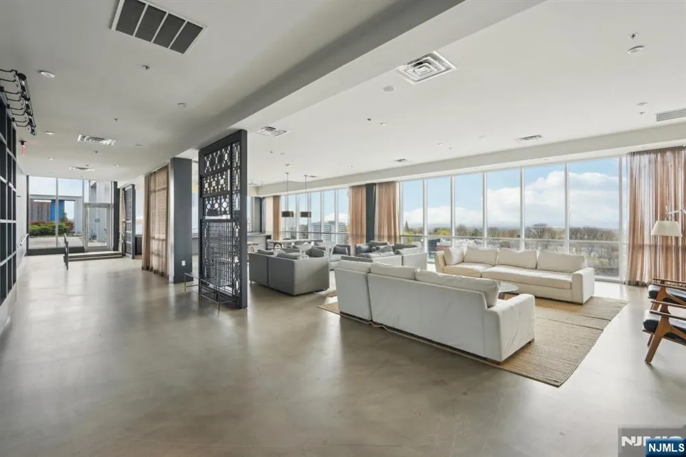1 Executive 311 Fort Lee, NJ 07024
