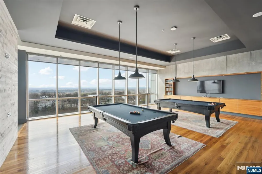 1 Executive 311 Fort Lee, NJ 07024