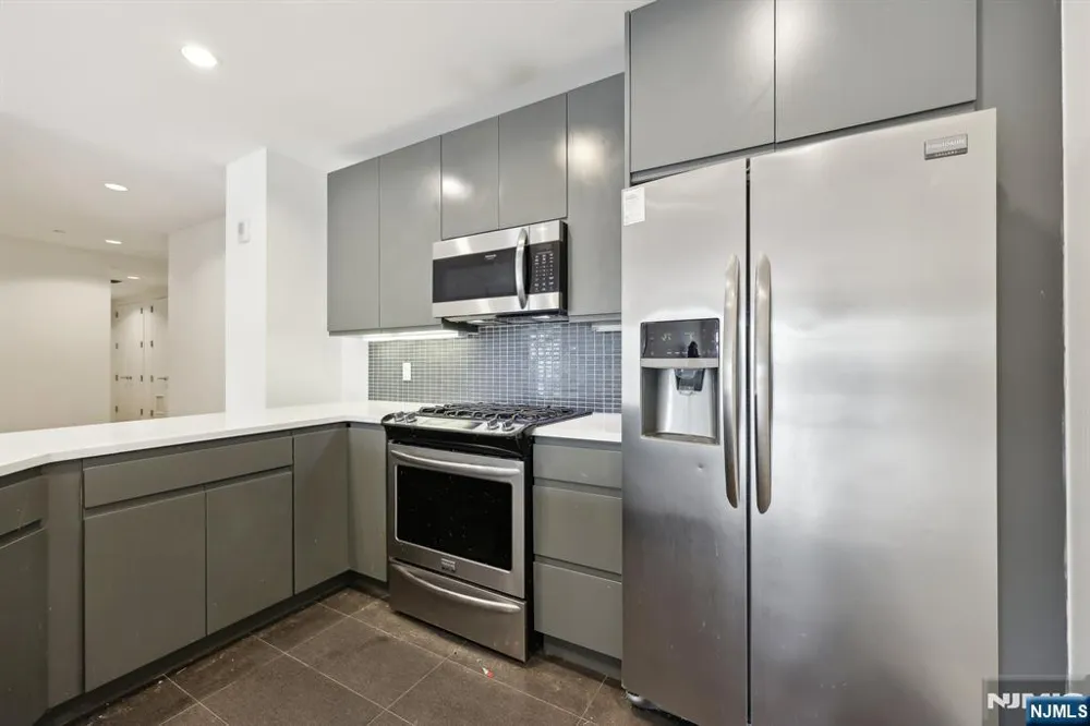 1 Executive 311 Fort Lee, NJ 07024