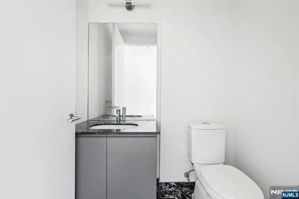 1 Executive 311 Fort Lee, NJ 07024