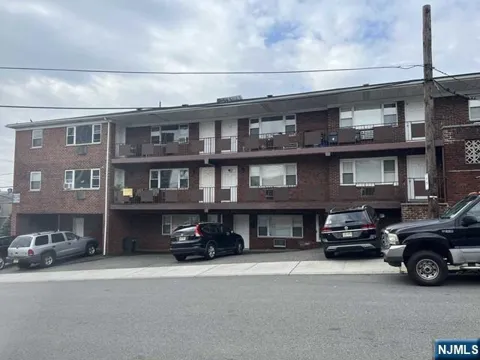 206 RIVERVIEW Place 9