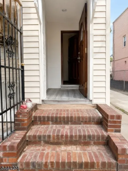 138 E Jersey St #1 Unit 1 Elizabeth City, NJ 07206