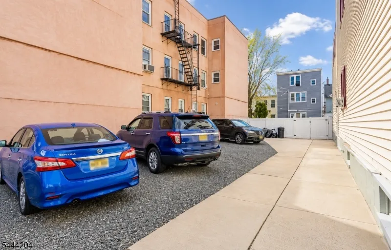 138 E Jersey St #1 Unit 1 Elizabeth City, NJ 07206