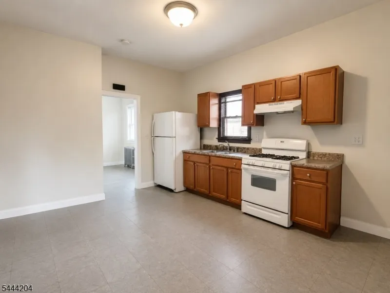 138 E Jersey St #1 Unit 1 Elizabeth City, NJ 07206