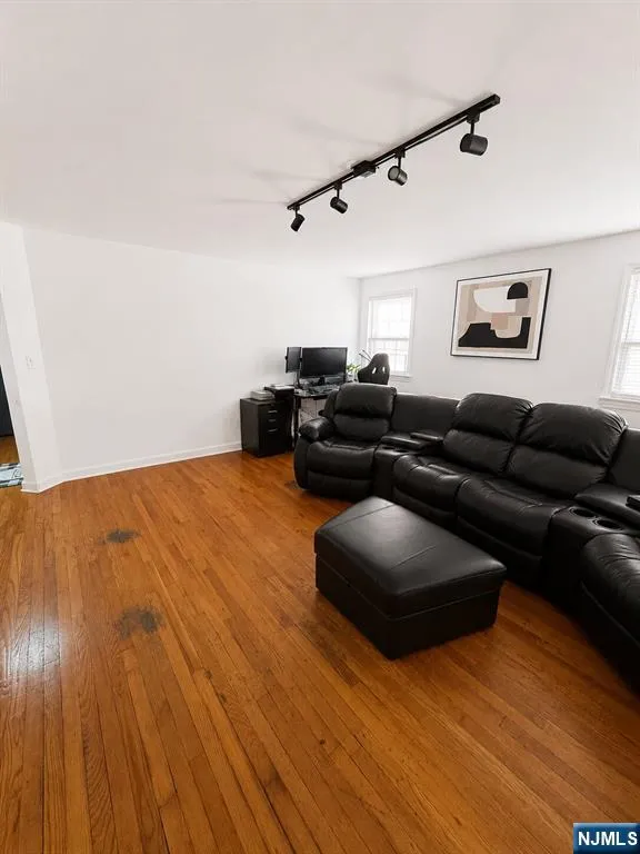 292 Florida Avenue Paterson, NJ 07503