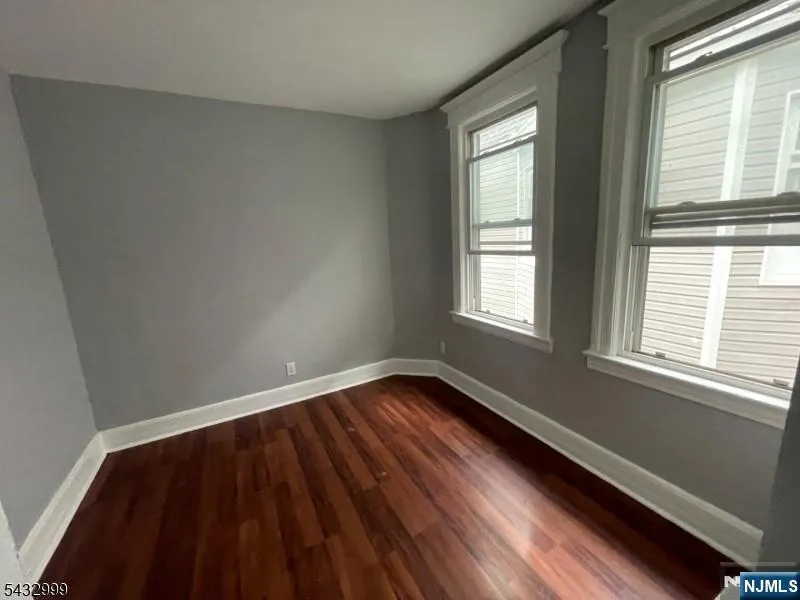 8 Treacy Avenue 1 Newark, NJ 07108