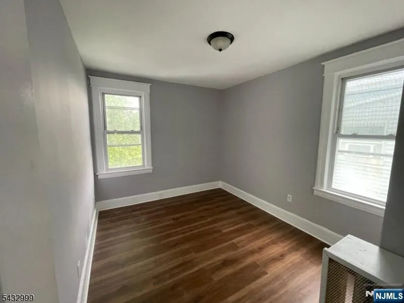 8 Treacy Avenue 1 Newark, NJ 07108