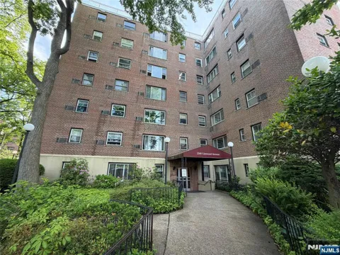 2345 Linwood Avenue 5G