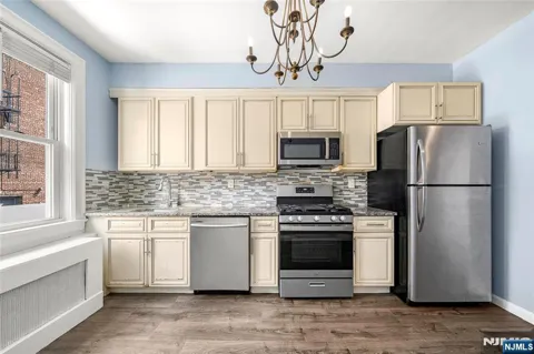 678 Anderson Avenue Apartment 1
