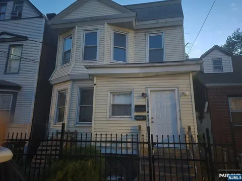 753 20th Street 1