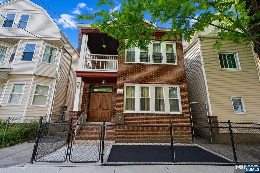 72 Seymour Avenue 3rd Floor Newark, NJ 07108