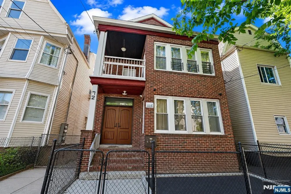 72 Seymour Avenue 3rd Floor Newark, NJ 07108
