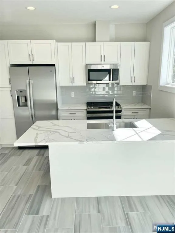 100 Schraalenburgh Road 88 Harrington Park, NJ 07640