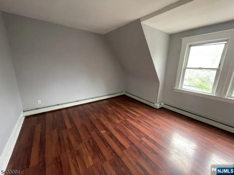 8 Treacy Avenue 3 Newark, NJ 07108