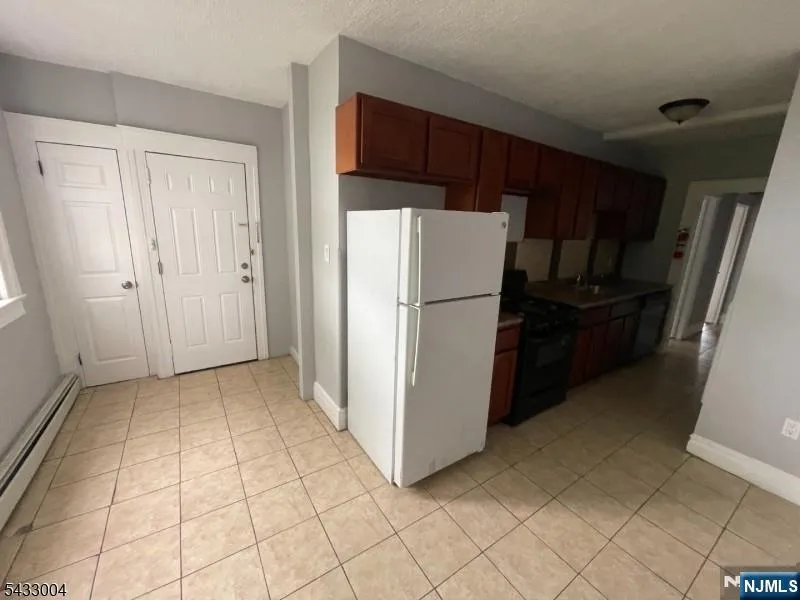 8 Treacy Avenue 3 Newark, NJ 07108
