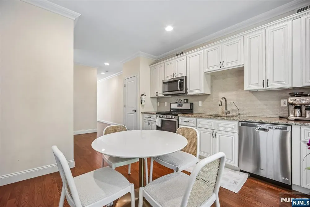 39 Grove Street B Tenafly, NJ 07670