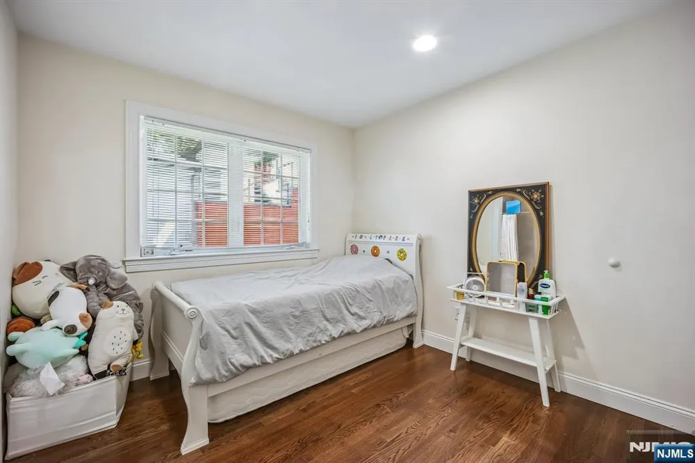 39 Grove Street B Tenafly, NJ 07670