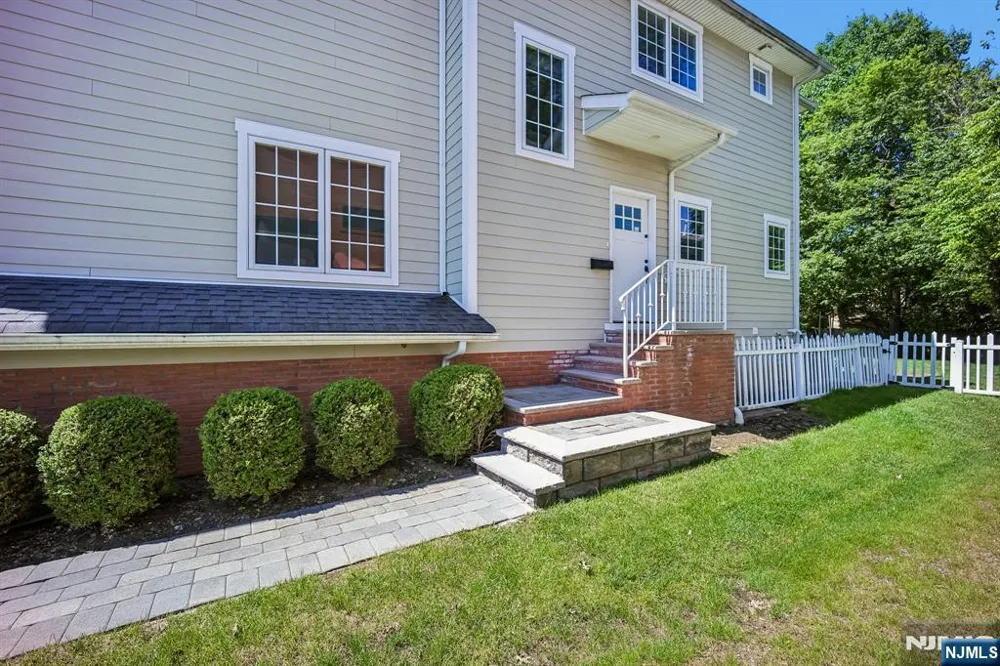 39 Grove Street B Tenafly, NJ 07670