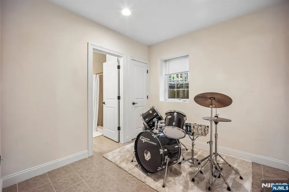 39 Grove Street B Tenafly, NJ 07670