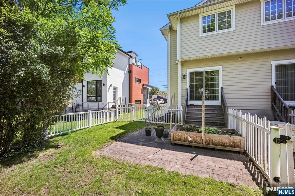 39 Grove Street B Tenafly, NJ 07670