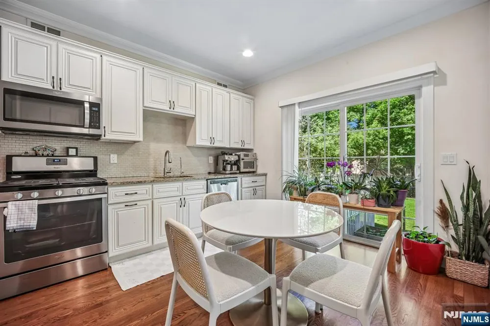 39 Grove Street B Tenafly, NJ 07670