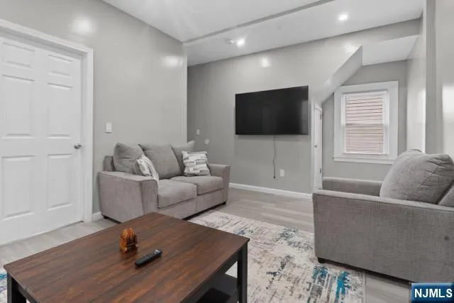 72 Seymour Avenue 1 Newark, NJ 07108