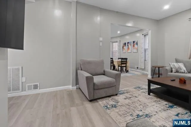72 Seymour Avenue 1 Newark, NJ 07108