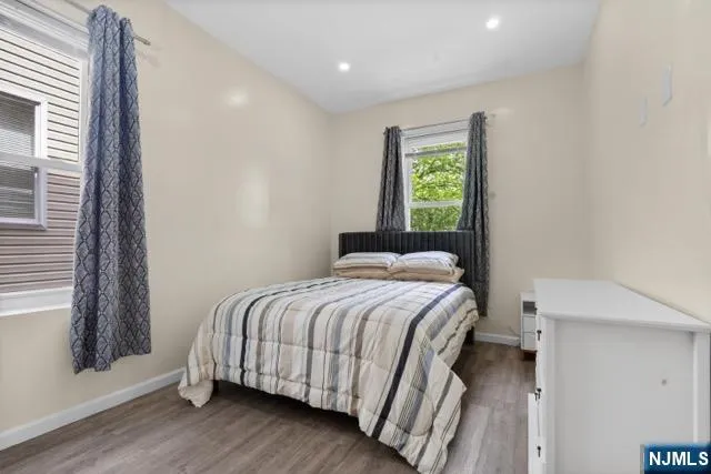 72 Seymour Avenue 1 Newark, NJ 07108