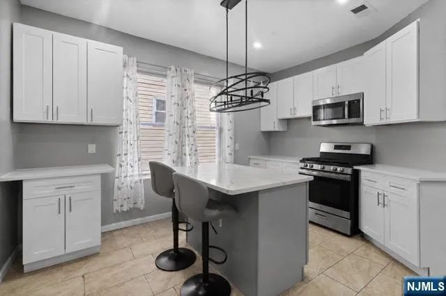 72 Seymour Avenue 1 Newark, NJ 07108