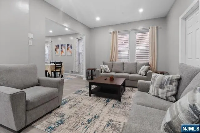 72 Seymour Avenue 1 Newark, NJ 07108