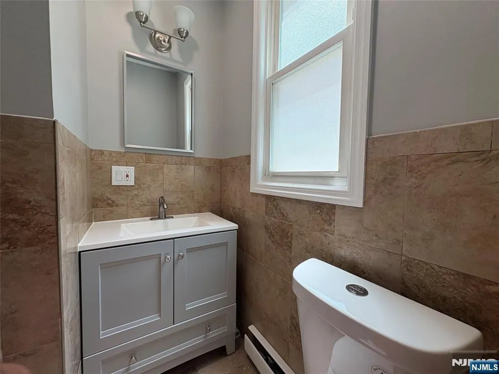 119-121 End Avenue 2 Newark, NJ 07106