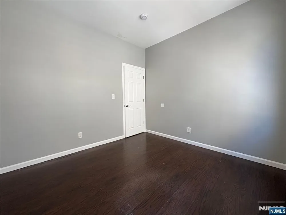 119-121 End Avenue 2 Newark, NJ 07106