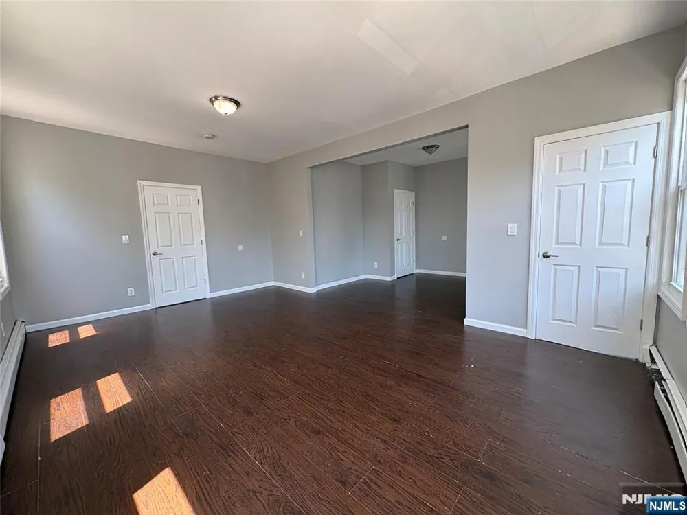 119-121 End Avenue 2 Newark, NJ 07106