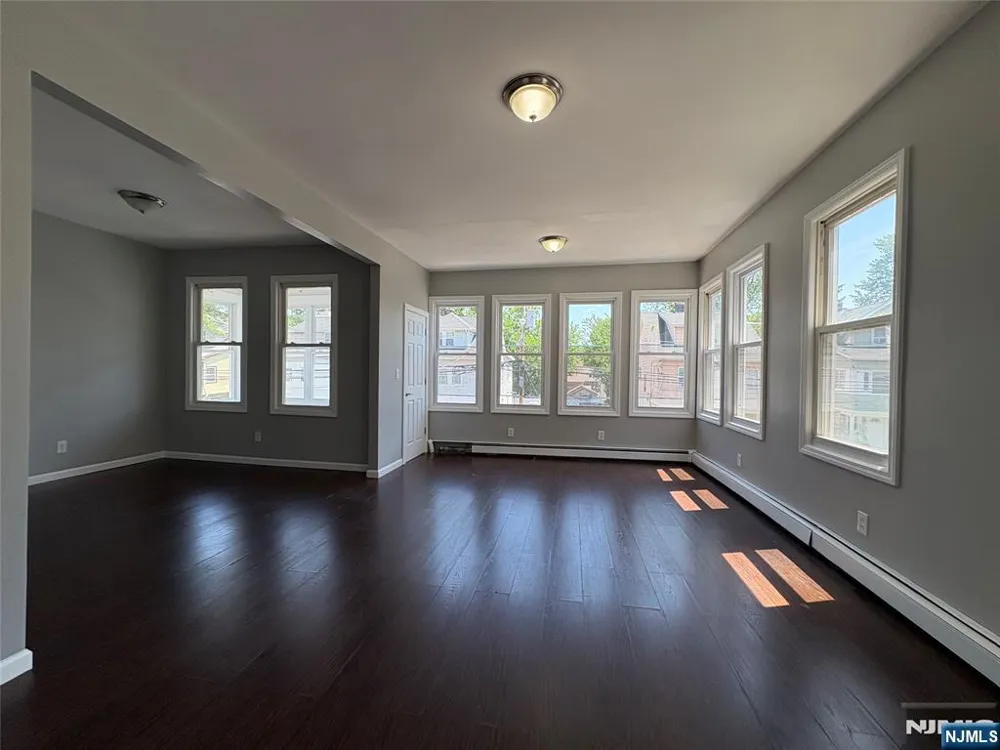 119-121 End Avenue 2 Newark, NJ 07106