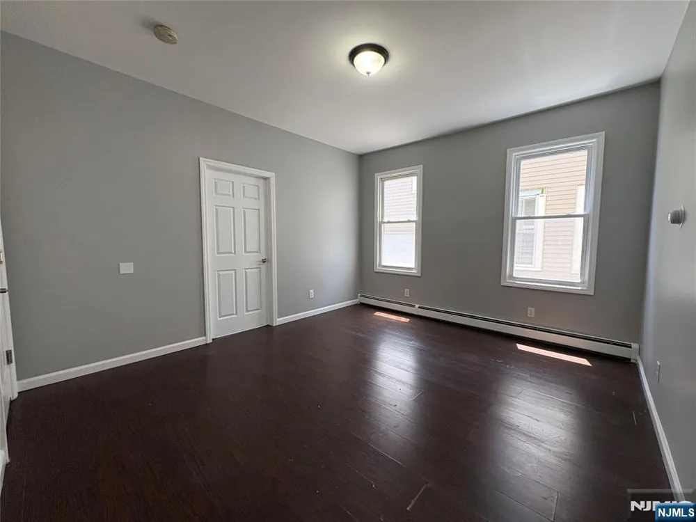 119-121 End Avenue 2 Newark, NJ 07106