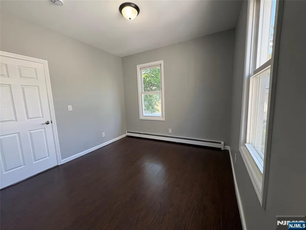 119-121 End Avenue 2 Newark, NJ 07106