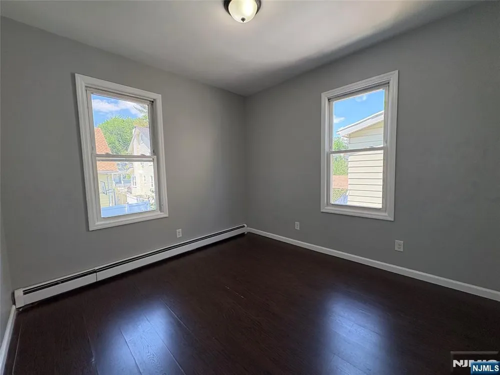 119-121 End Avenue 2 Newark, NJ 07106