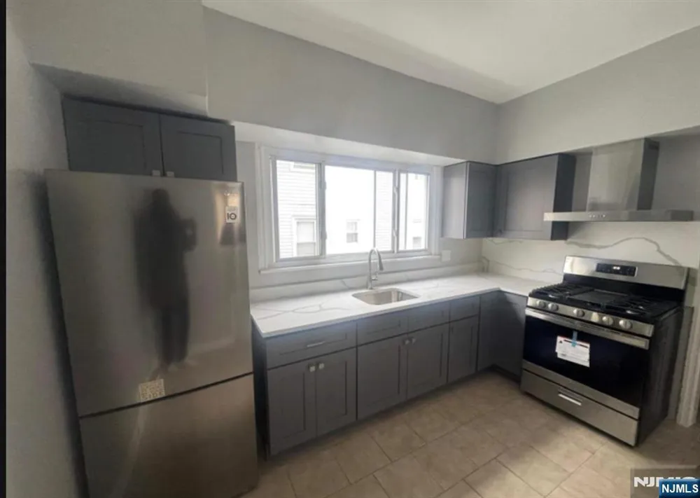 421 Berwick Street Orange, NJ 07050