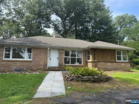 166 Midwood Road