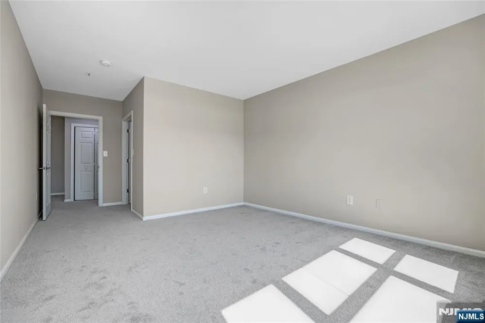 905 River Road 327 Edgewater, NJ 07020
