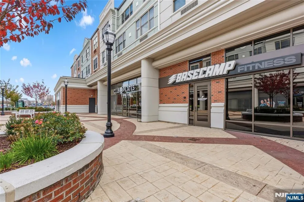 905 River Road 327 Edgewater, NJ 07020